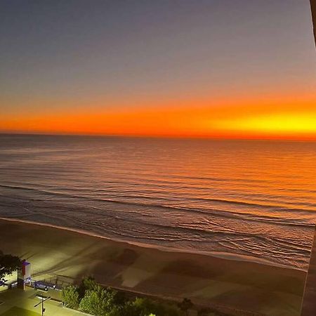 골드코스트 The Esplanade Sea View 아파트 외부 사진