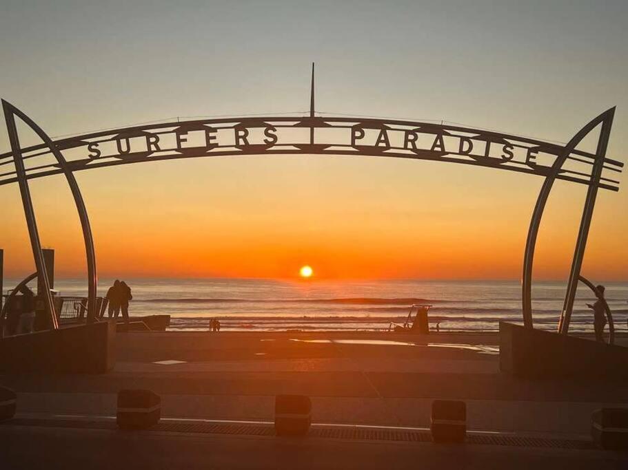 골드코스트 The Esplanade Sea View 아파트 외부 사진