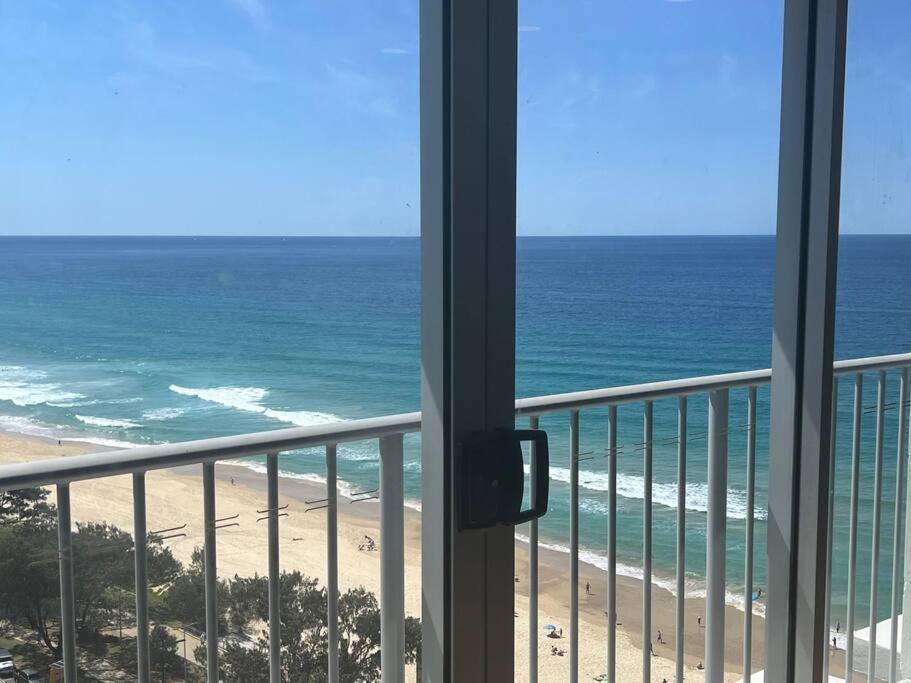 골드코스트 The Esplanade Sea View 아파트 외부 사진